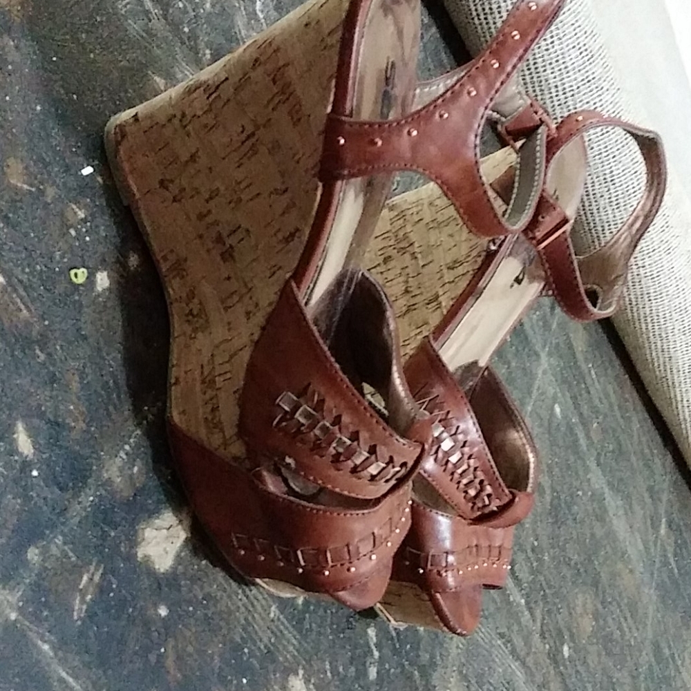 Shoes - Picture 1 of 2